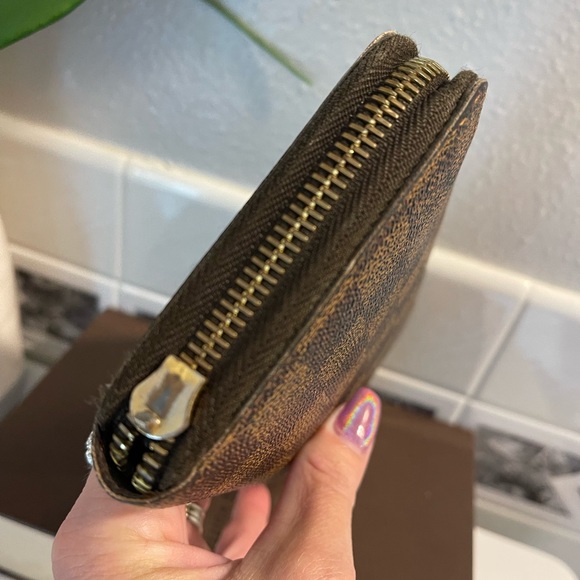 Louis Vuitton Zippy Wallet - Picture 4 of 13